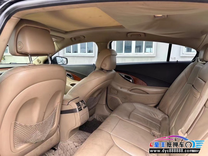 12年别克君越轿车抵押车出售