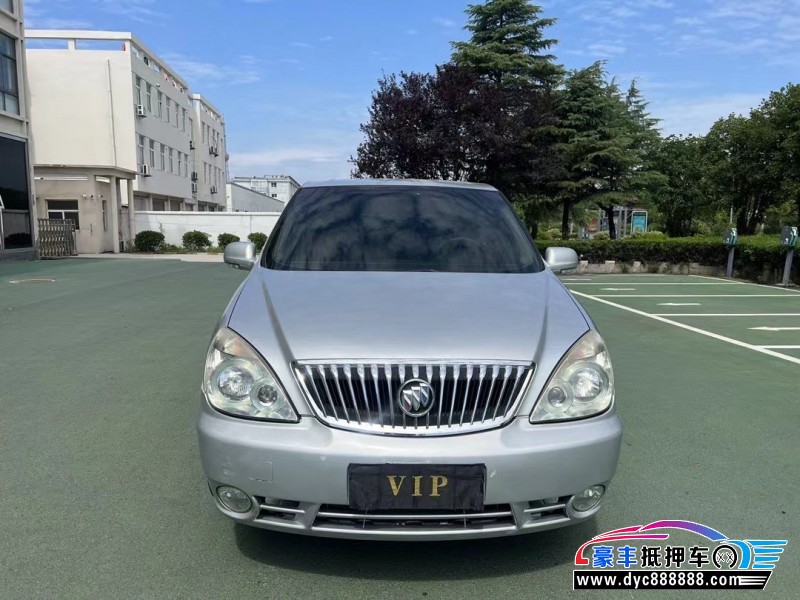 13年别克GL8轿车抵押车出售