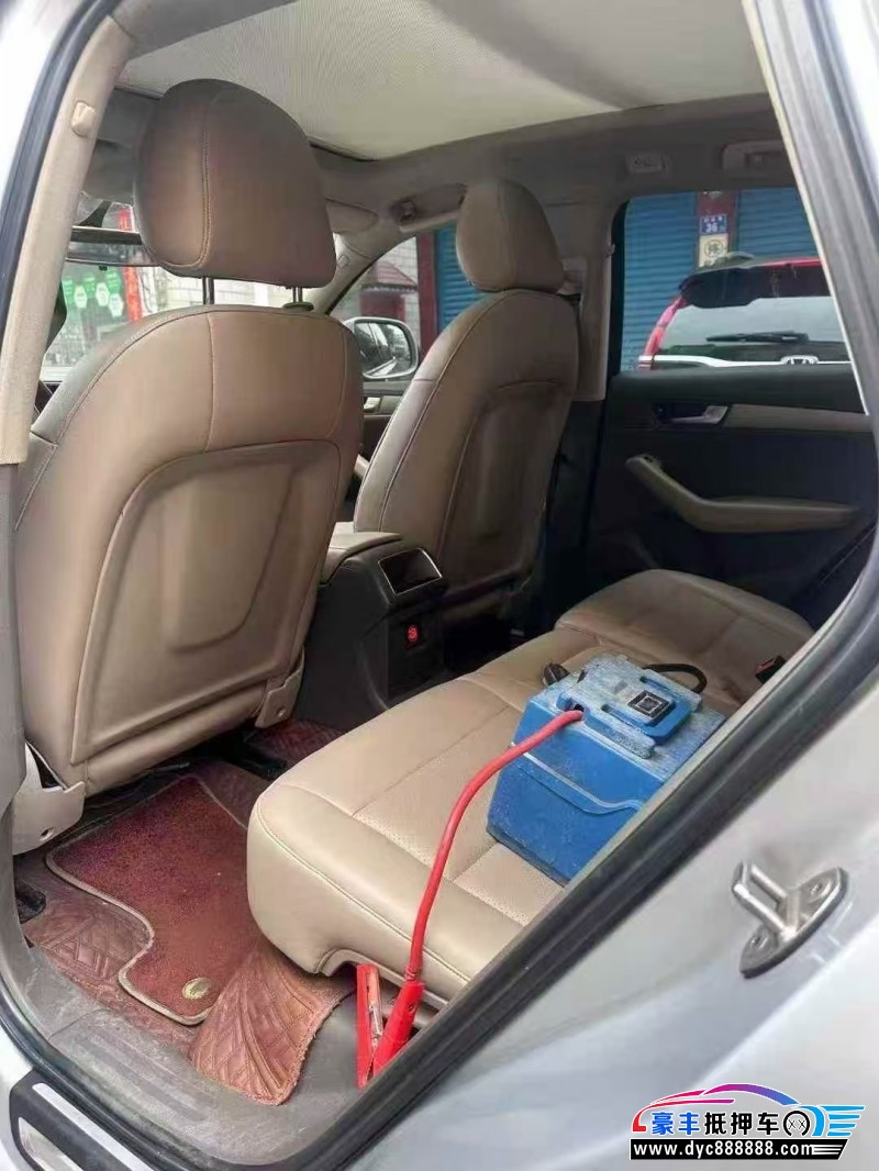 12年奥迪Q5轿车抵押车出售