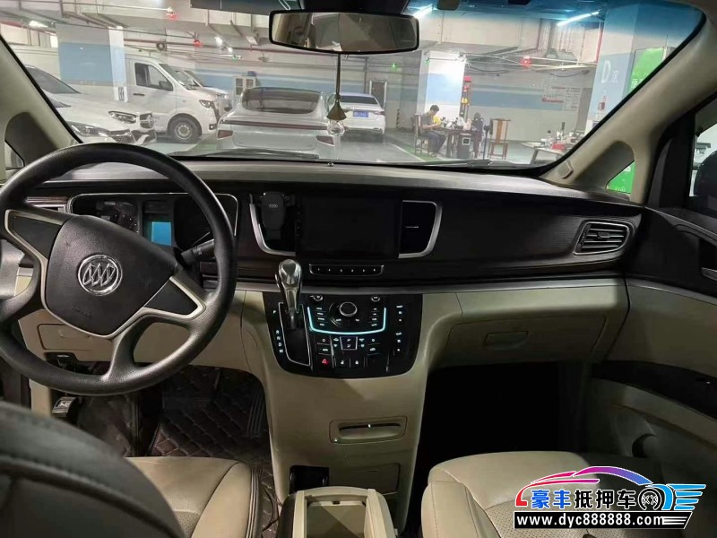 16年别克GL8轿车抵押车出售