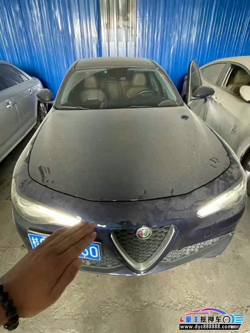 19年阿尔法·罗密欧Giulia轿车抵押车出售
