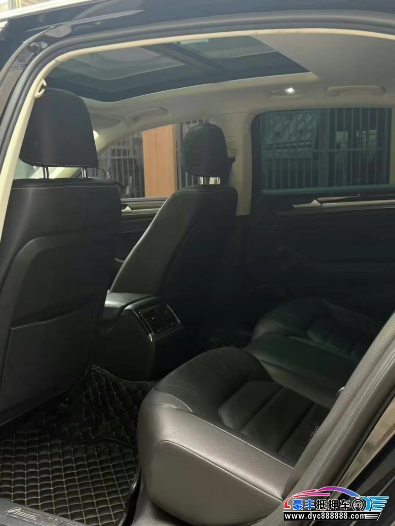 18年大众辉昂轿车抵押车出售