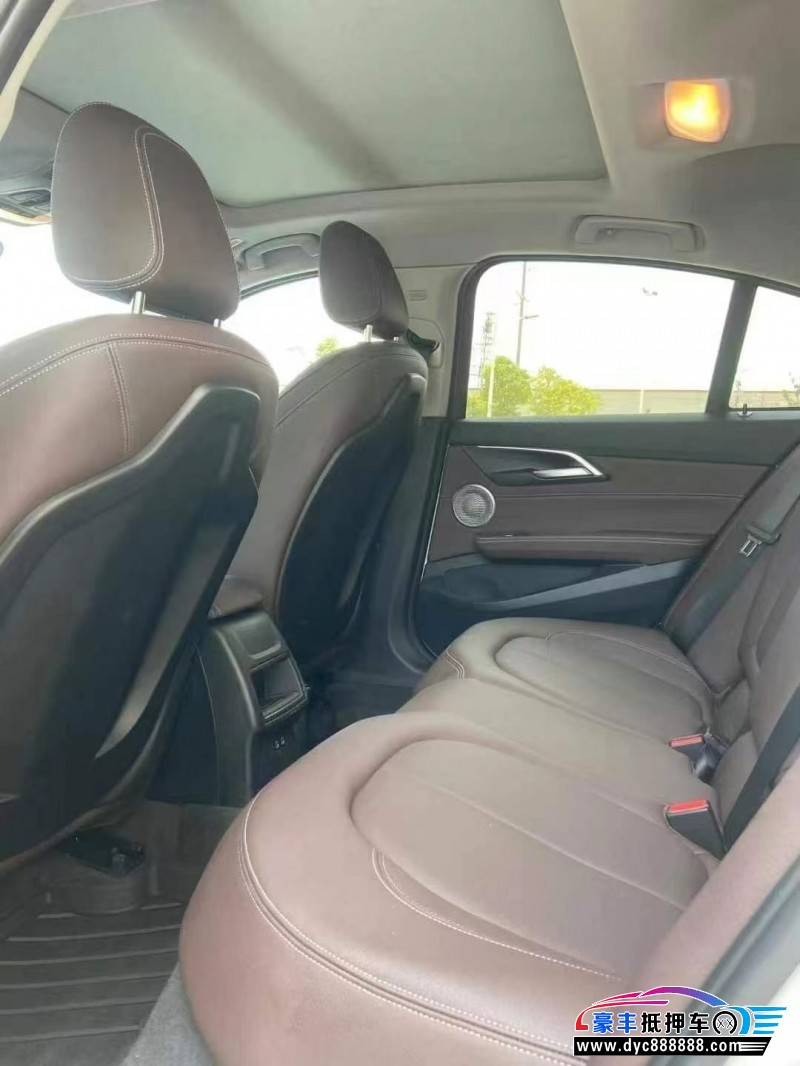 23年宝马1系轿车抵押车出售