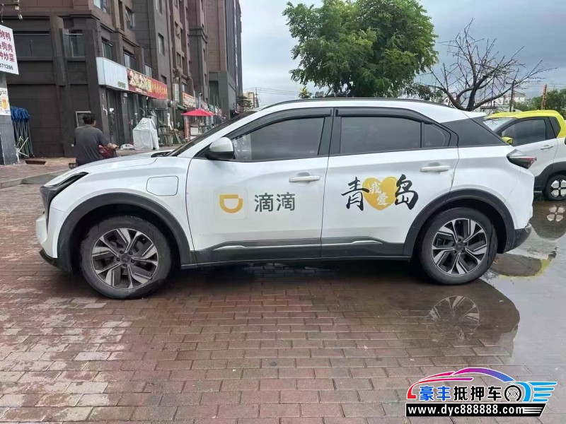 23年哪吒U轿车抵押车出售