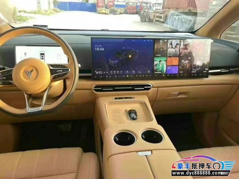 25年岚图梦想家轿车抵押车出售