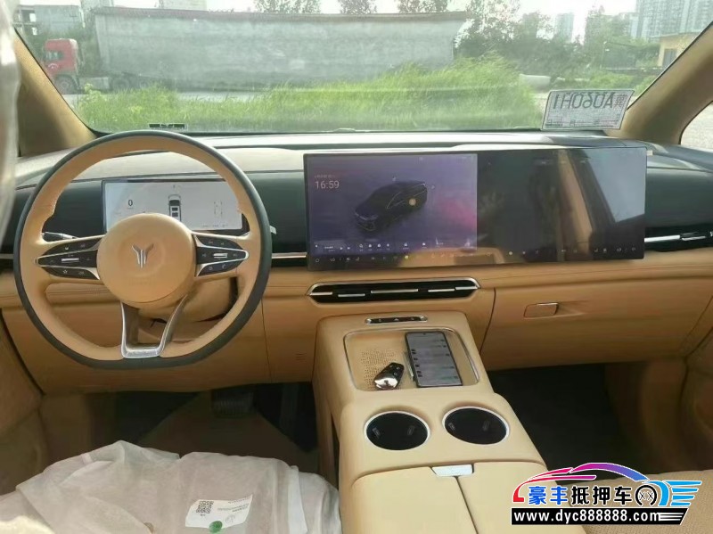 25年岚图梦想家轿车抵押车出售