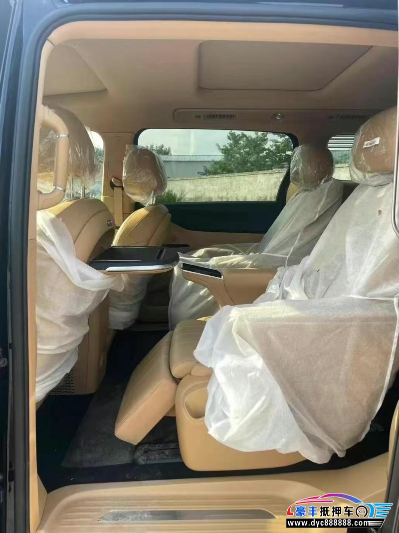 25年岚图梦想家轿车抵押车出售