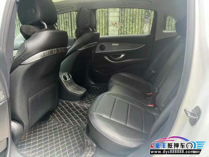 22年奔驰E轿车抵押车出售