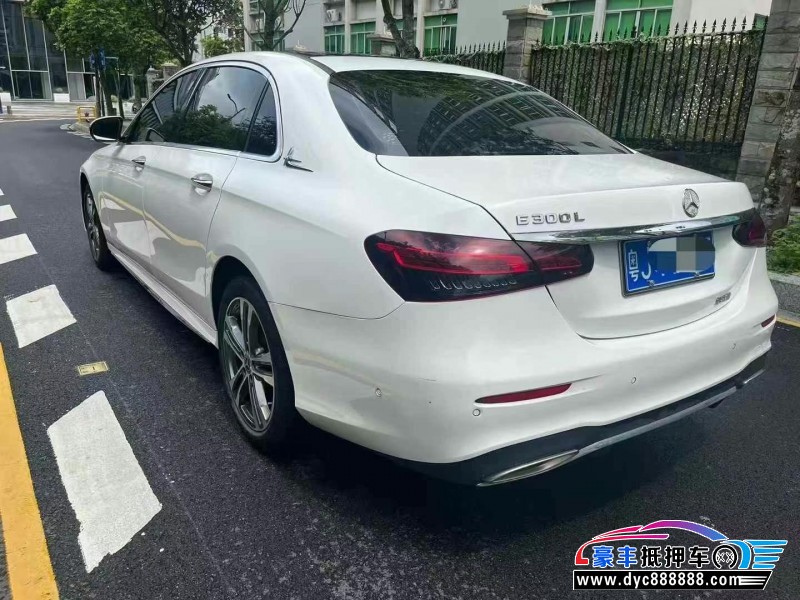 22年奔驰E轿车抵押车出售