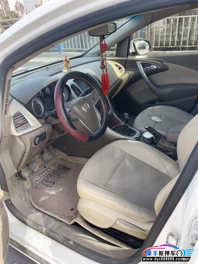 14年别克英朗轿车抵押车出售