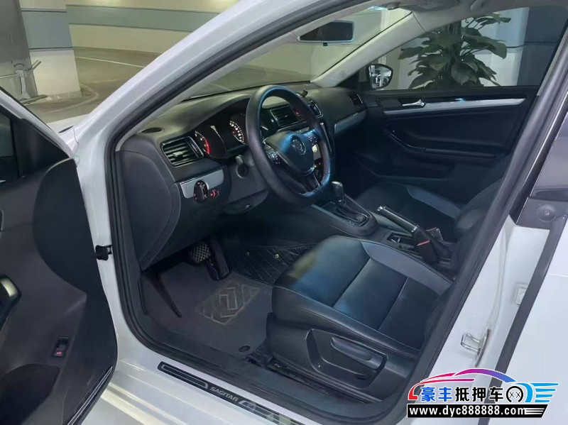 17年大众速腾轿车抵押车出售