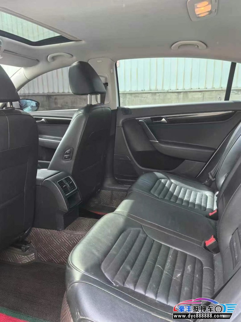 14年大众迈腾轿车抵押车出售