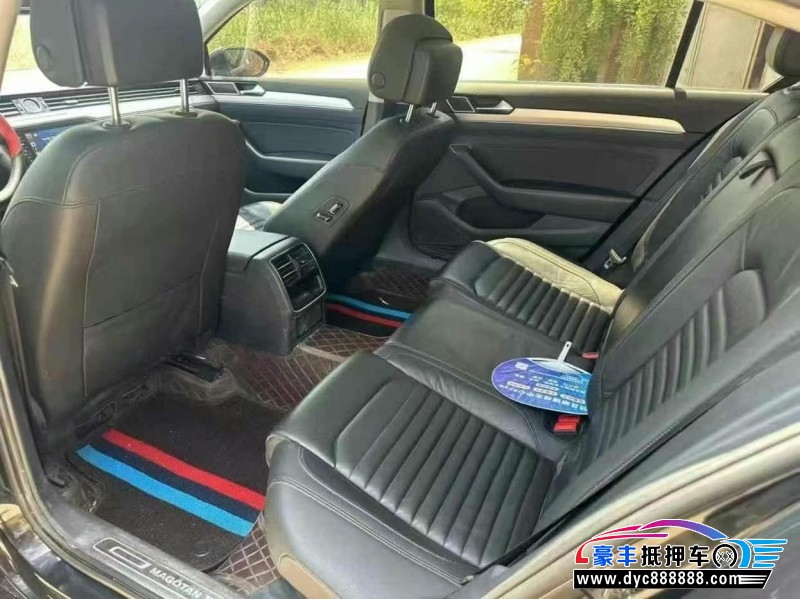 17年大众迈腾轿车抵押车出售