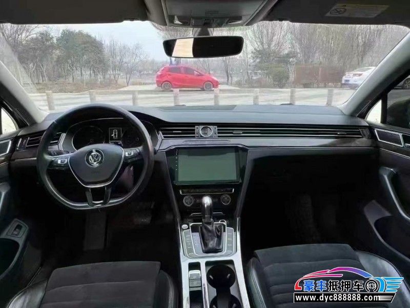 17年大众迈腾轿车抵押车出售