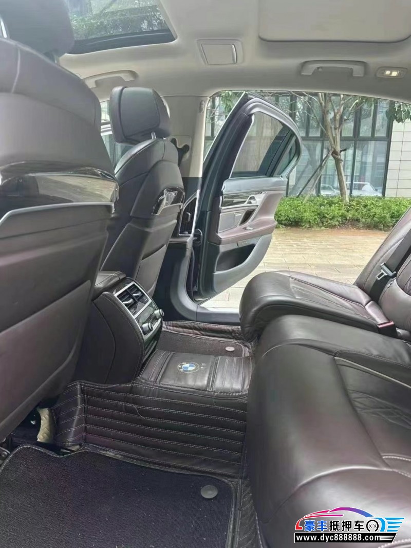 21年宝马7系轿车抵押车出售