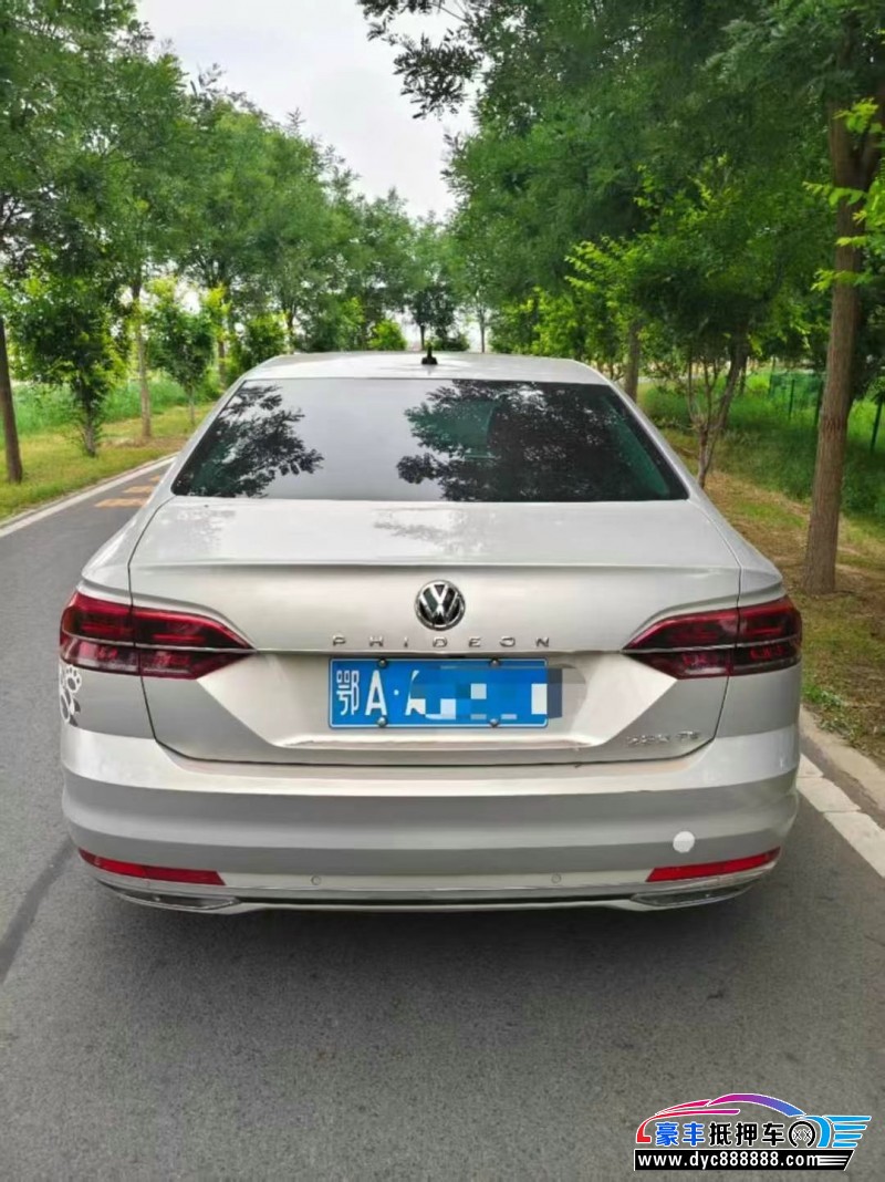 17年大众辉昂轿车抵押车出售