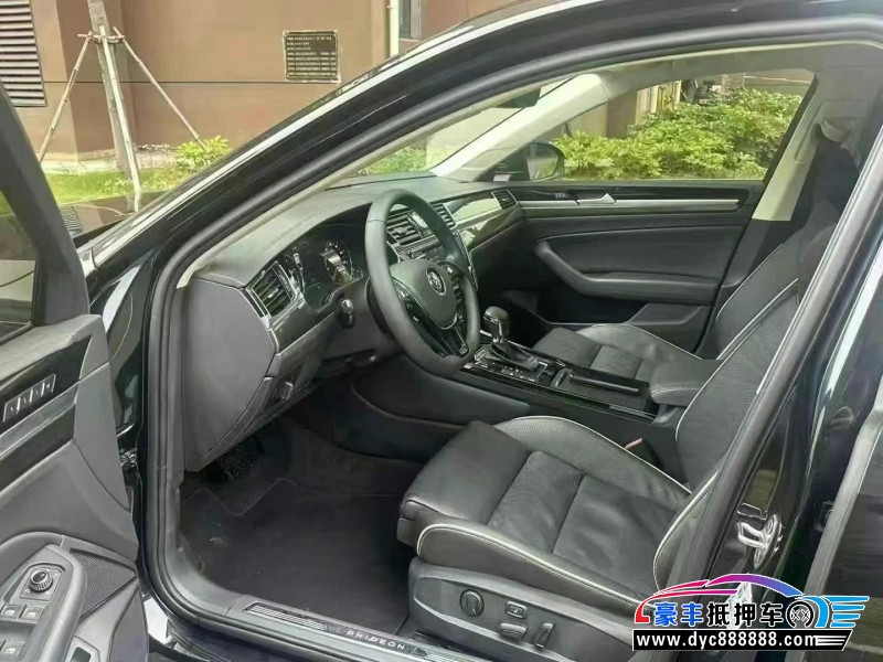 17年大众辉昂轿车抵押车出售