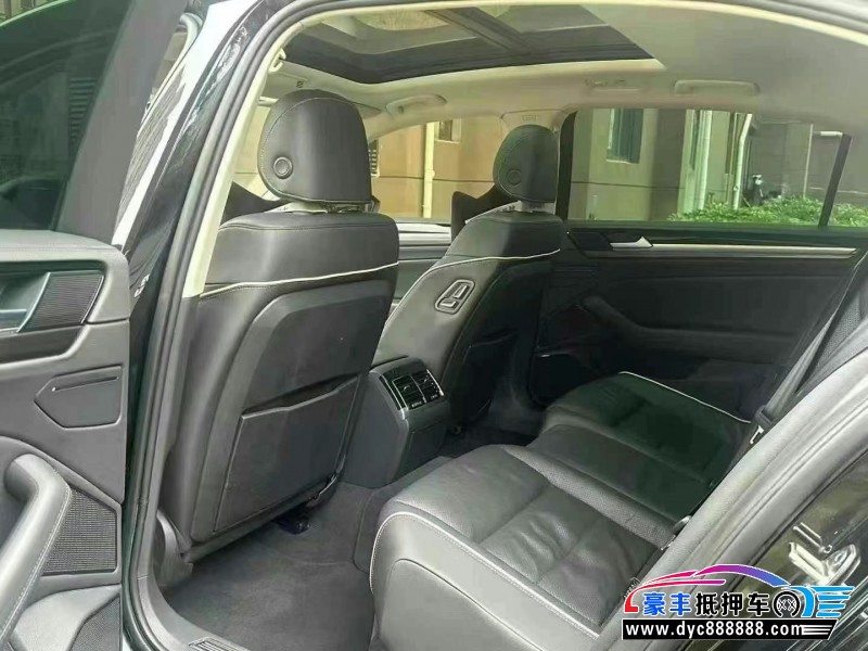 17年大众辉昂轿车抵押车出售