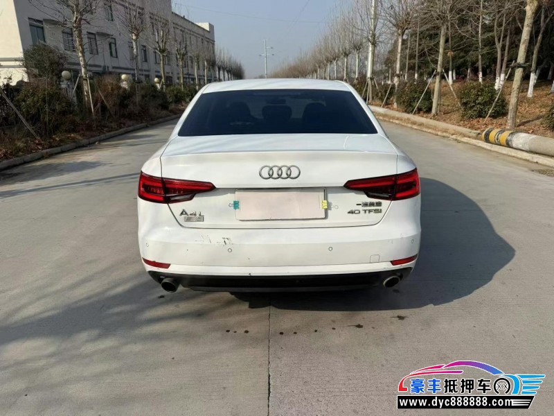17年奥迪A4L轿车抵押车出售