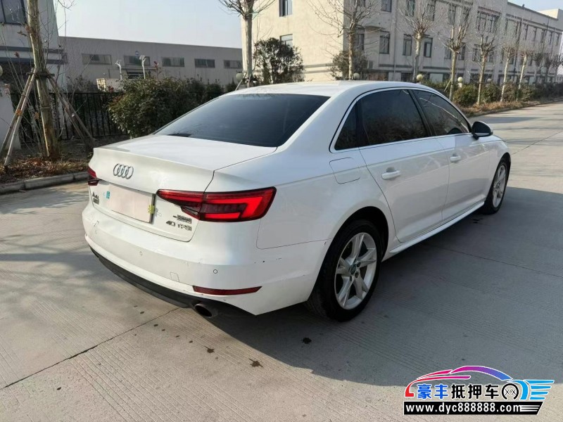 17年奥迪A4L轿车抵押车出售
