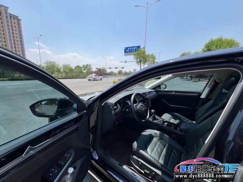 18年大众辉昂轿车抵押车出售