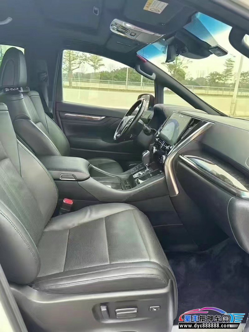 20年丰田威尔法轿车抵押车出售