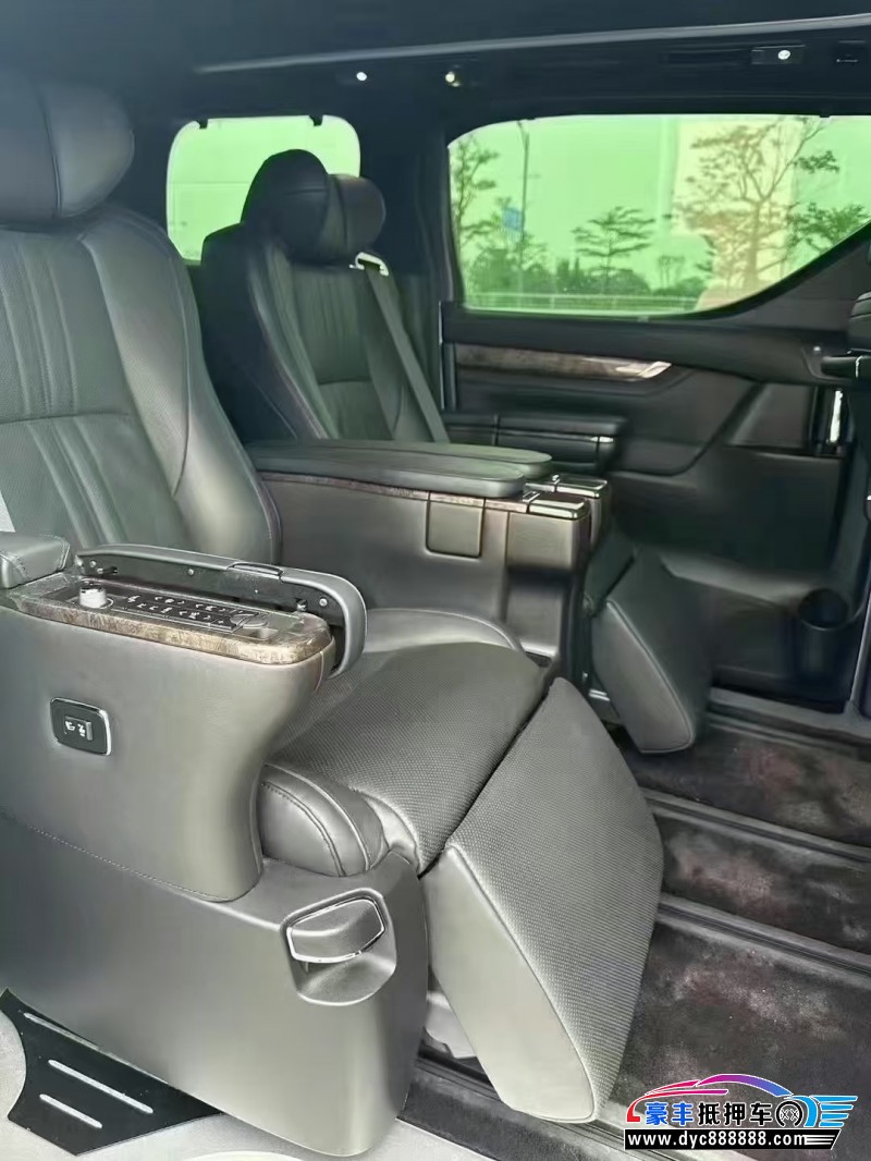 20年丰田威尔法轿车抵押车出售