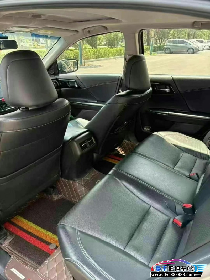 18年本田雅阁轿车抵押车出售