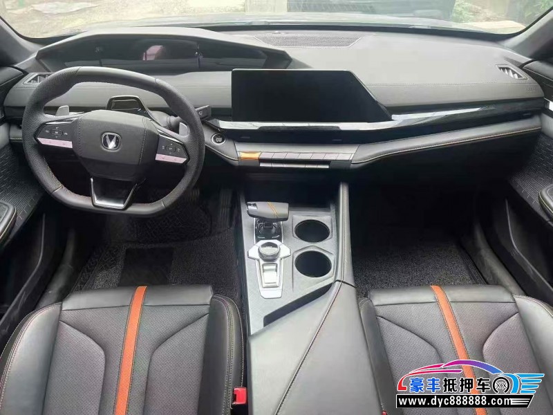 24年长安长安UNI轿车抵押车出售