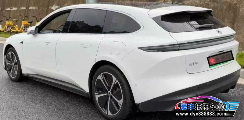 25年蔚来ET5轿车抵押车出售