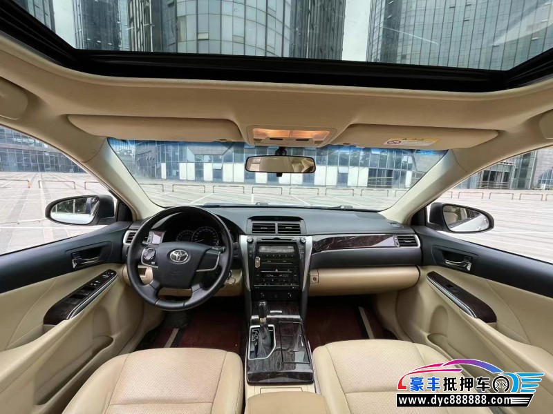 17年丰田凯美瑞轿车抵押车出售