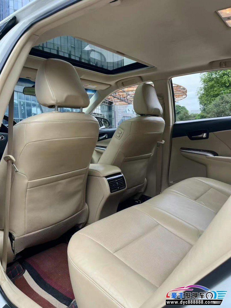 17年丰田凯美瑞轿车抵押车出售