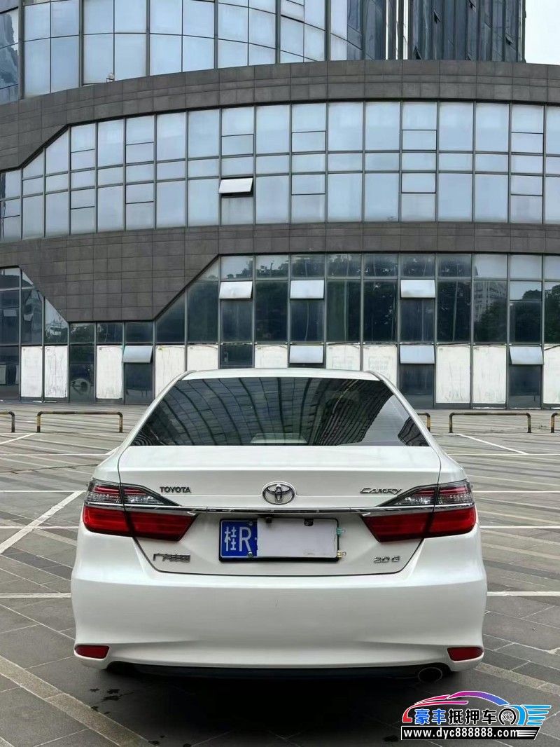 17年丰田凯美瑞轿车抵押车出售