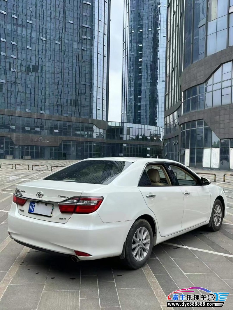 17年丰田凯美瑞轿车抵押车出售