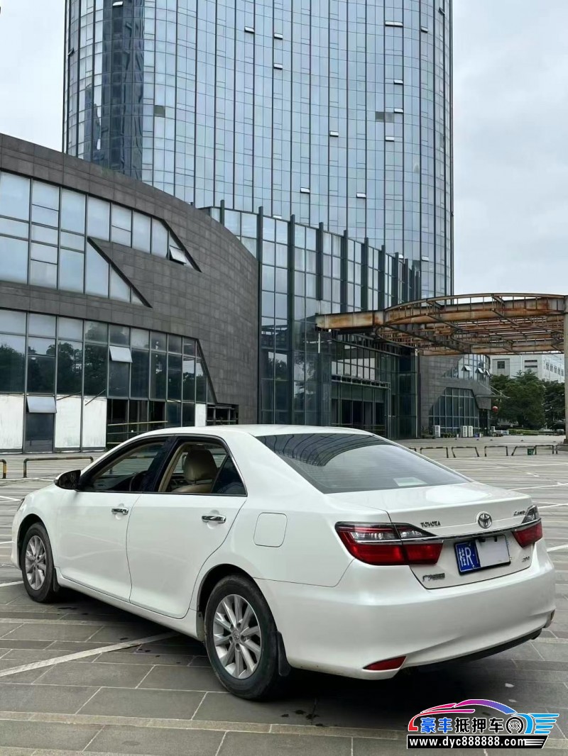 17年丰田凯美瑞轿车抵押车出售