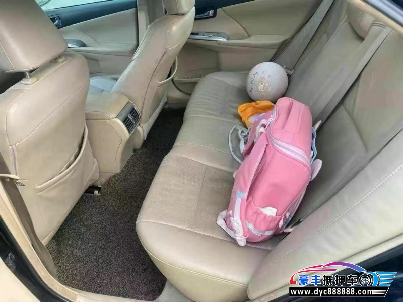 13年丰田凯美瑞轿车抵押车出售