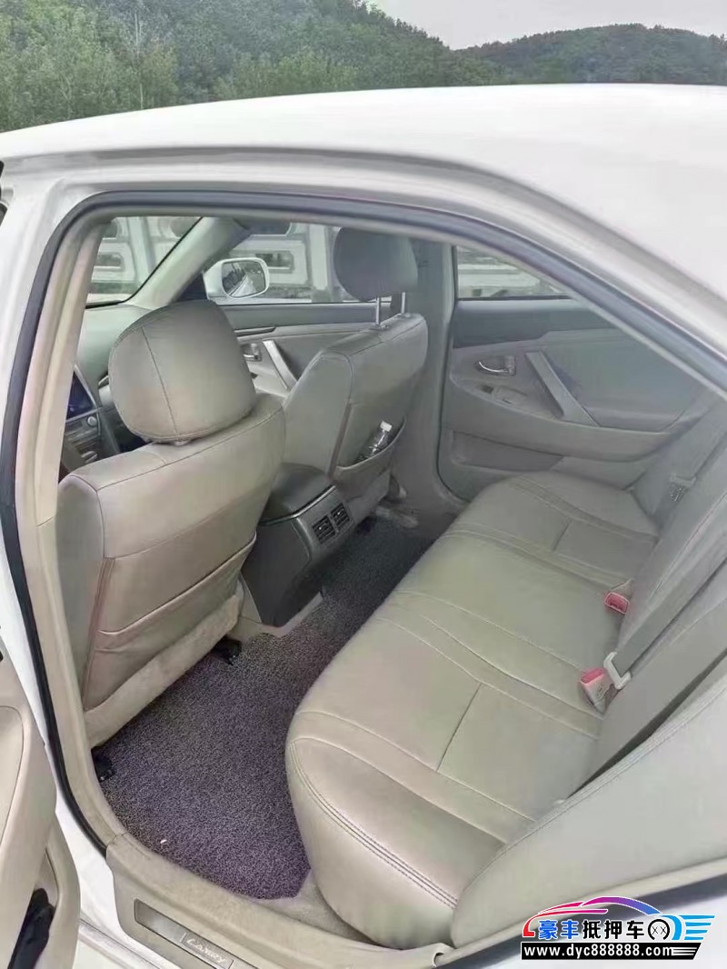 13年丰田凯美瑞轿车抵押车出售