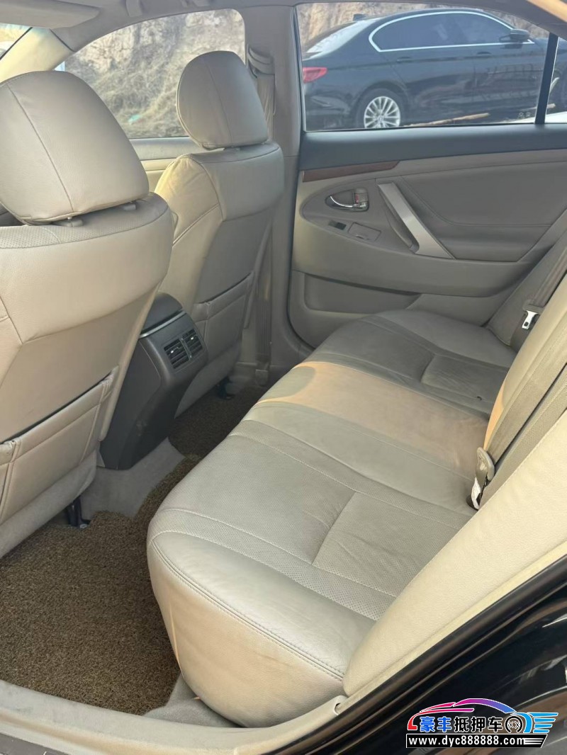 13年丰田凯美瑞轿车抵押车出售