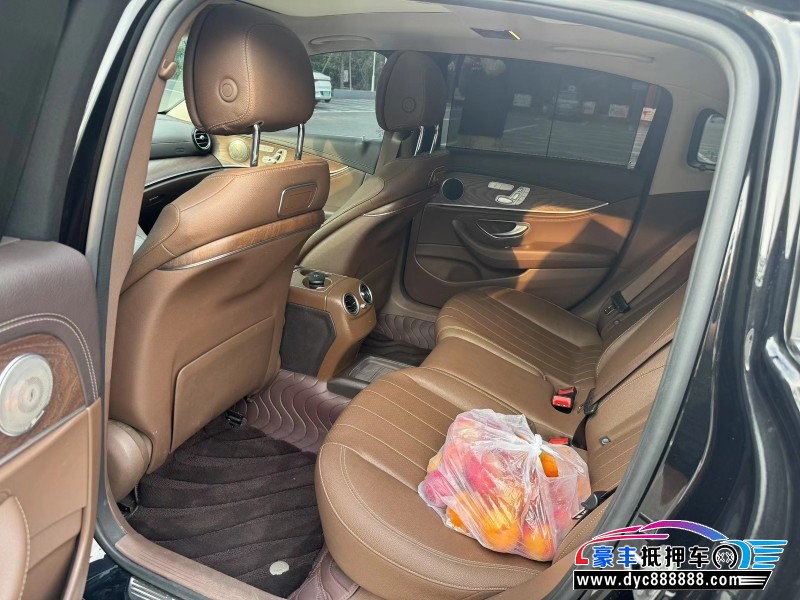 18年奔驰E轿车抵押车出售