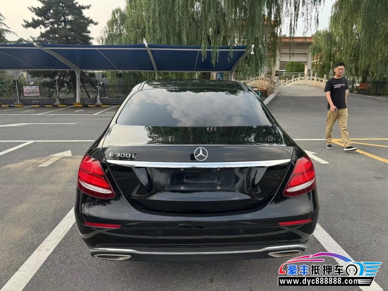 18年奔驰E轿车抵押车出售