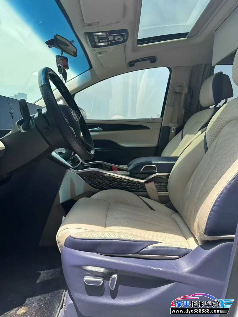 22年别克GL8轿车抵押车出售