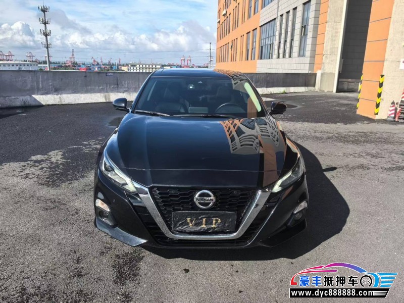 21年日产天籁轿车抵押车出售