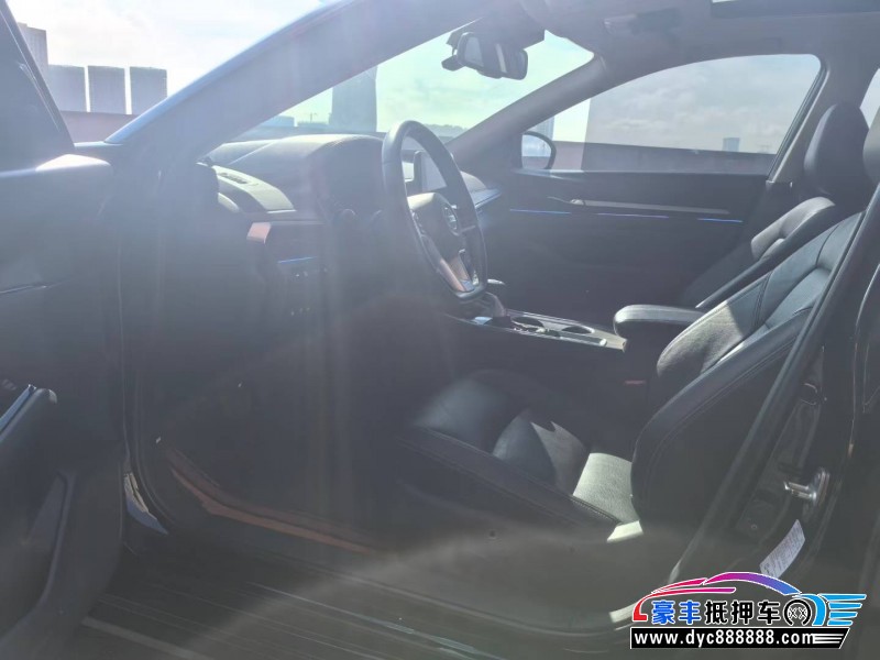 21年日产天籁轿车抵押车出售