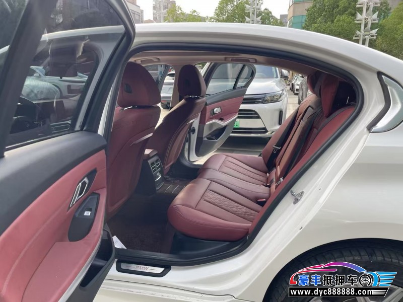 23年宝马i3轿车抵押车出售