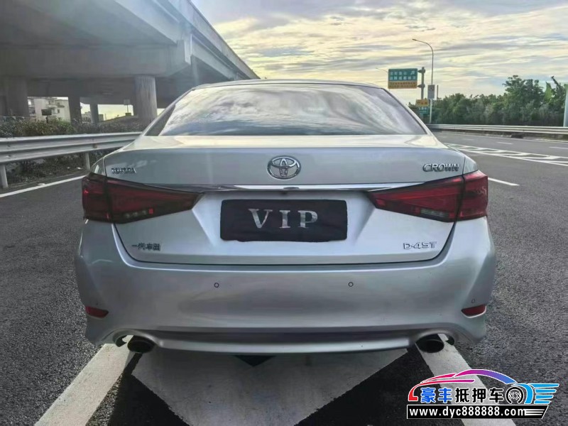 19年丰田皇冠轿车抵押车出售