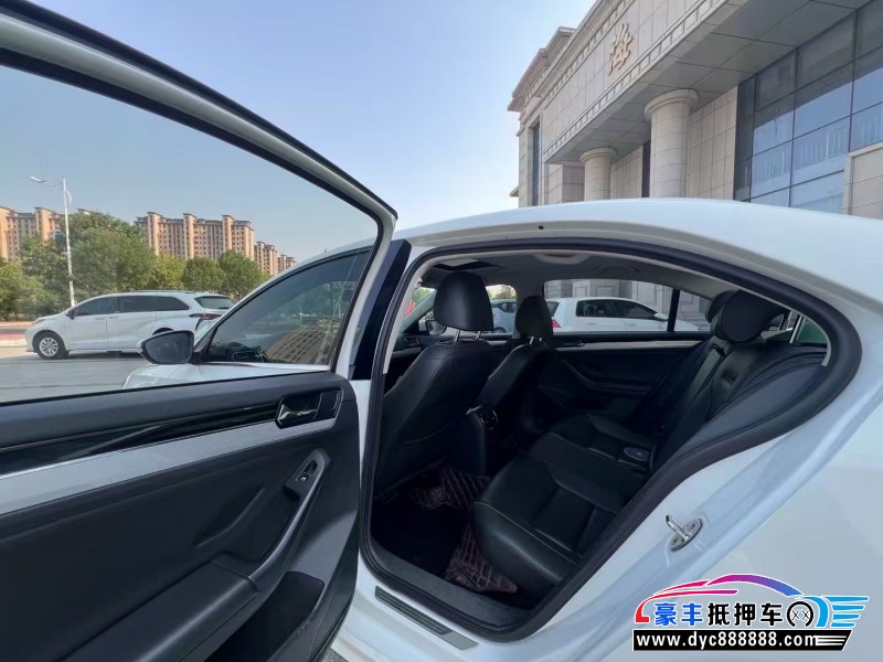 16年大众速腾轿车抵押车出售