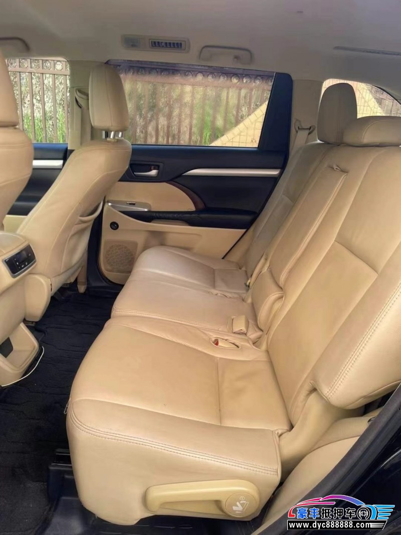 16年丰田汉兰达轿车抵押车出售