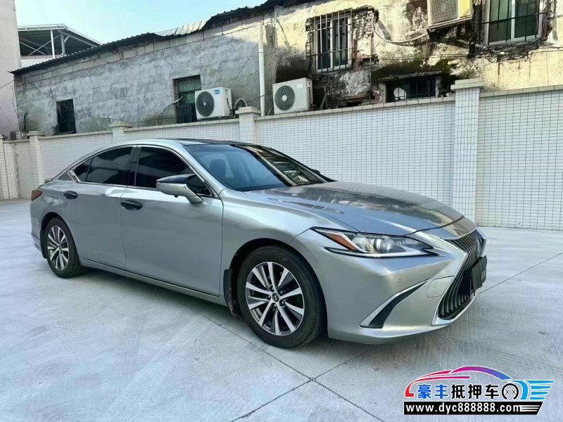 18年雷克萨斯ES轿车抵押车出售