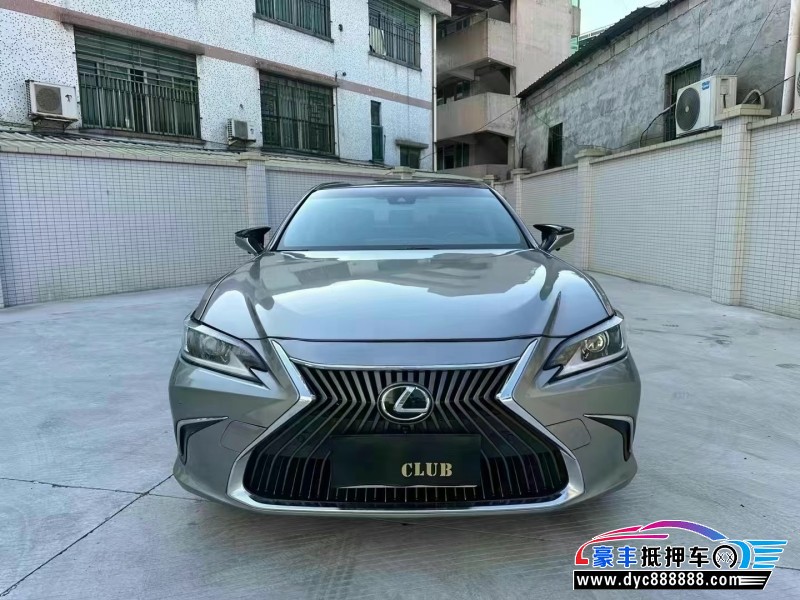 18年雷克萨斯ES轿车抵押车出售