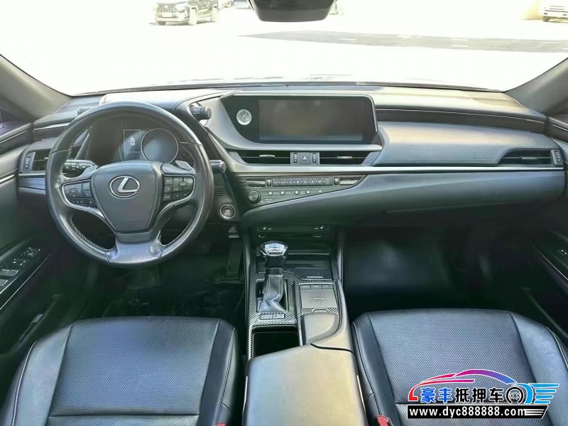 18年雷克萨斯ES轿车抵押车出售